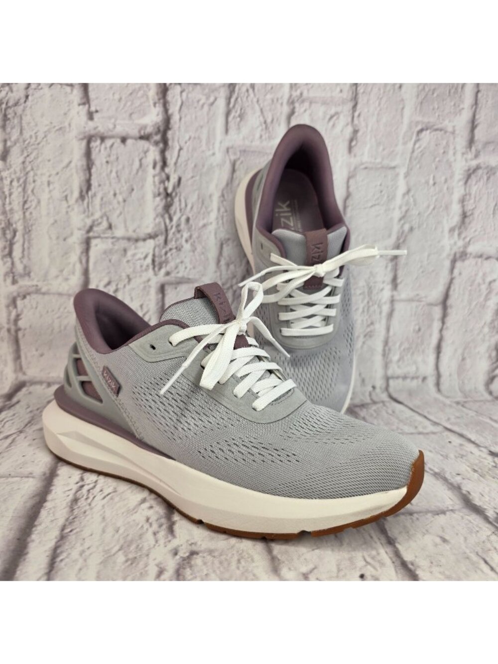 Kizik Athens 2 Womens Athletic Shoes Sz 9 Harbor Mist/Toadstool HandsFree techno